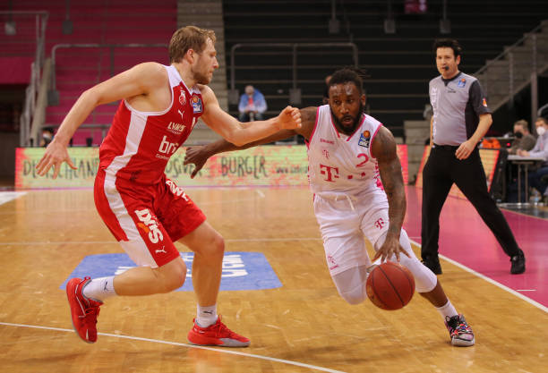 在这场焦点 在这场焦点